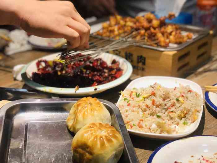 叁宝烤肉(太阳城店)-"和朋友一起约饭,想试一下西安的撸串,他推.