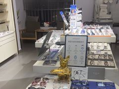 -视野联行眼镜•蔡司•依视路(温江店)