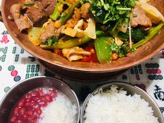 香菜牛肉-成都你六姐·牛肉冒菜·麻辣香锅(长泰广场店)