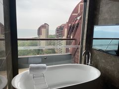 -三亚湾海居铂尔曼度假酒店
