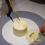 咸蛋黄融入奶油 整块的味道是很均匀平衡的