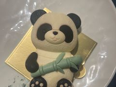 -雍容荟帝王蟹活龙虾展台自助(IFS黑金店)