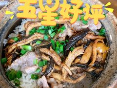 黄鳝牛肉煲仔饭-关氏饮食店