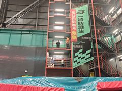 -极限PLAY运动娱乐新世界·团建派对表演休闲馆·室内高空游乐园