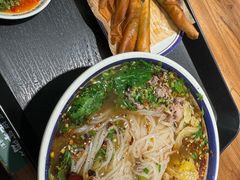 -云阿蛮云南生烫牛肉米线(奉贤路店)