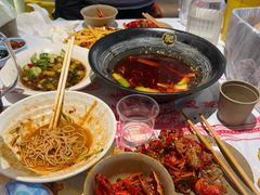 -肥肥虾庄·金牌油焖大虾(汉口城市广场店)