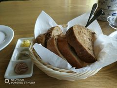 自制面包-普兰达德国餐厅·德式脆皮烤猪肘·自酿啤酒(观唐店)