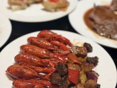 -大中华希尔顿酒店-念自助餐·嗨啤·小龙虾