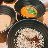 这家小有名气，所以和朋友来吃，点的寿喜和麻辣鸳鸯锅