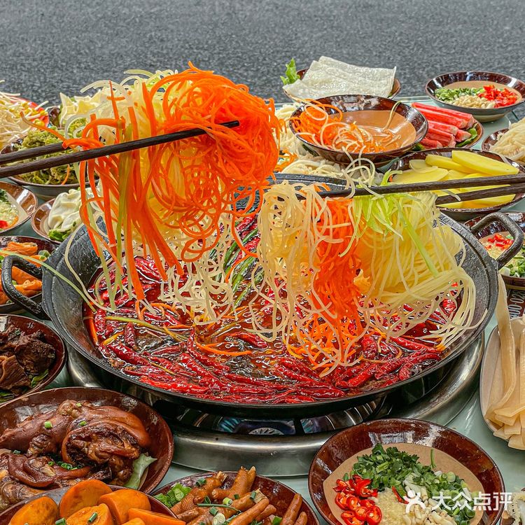 终于又吃到了!谢霆锋是真的懂火锅的赞爆…