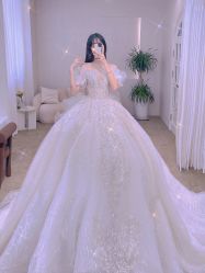 -洋洋婚纱品牌集合店