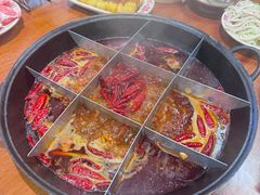 -扎起市井老火锅(乐山总店)