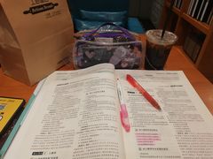 -西西弗书店&矢量咖啡(壹方购物中心店)