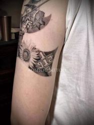 -鳌首刺青纹身 穿孔饰品店