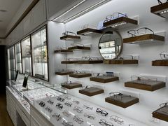-翰佐蔡司小乐圆·依视路星趣控·暴龙眼镜折扣店