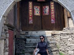 -高荡千年布依古寨旅游景区