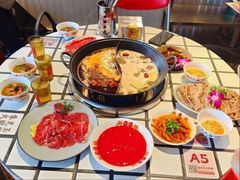 番茄麻辣鸳鸯锅-朱光玉火锅馆(小寨原力场店)