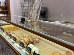 面包甜点陈列柜-WHEAT&BAKER-麥(凯德来福士店)