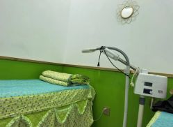 -苗医生专业祛痘·皮肤管理