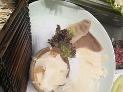 -红鼎豆捞·非遗鲍皇汤火锅(宝丰路店)