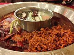 -山城年华老火锅(玉林店)