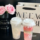 夏天当然要喝一杯BONJOUR的椰子水呀🥥