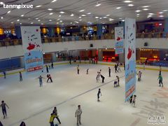 -冰纷万象滑冰场(沈阳万象城店)