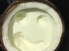 -志龙皇冠吃货椰子铺