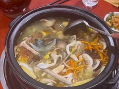 -菌之家·专业纯野生菌火锅·特色炒菌