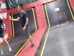 -嗨马乐动室内潮玩运动·团建·轰趴·桌游(南丰汇店)