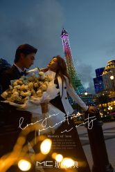 -现代经典婚纱摄影