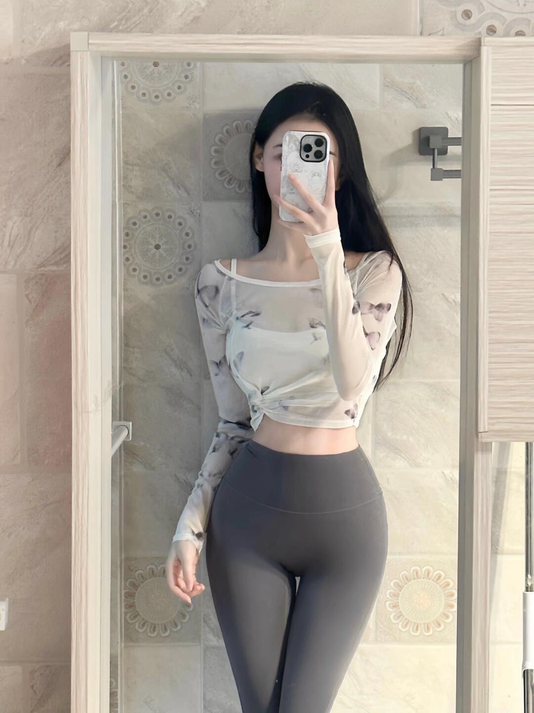 这身瑜伽服好绝!