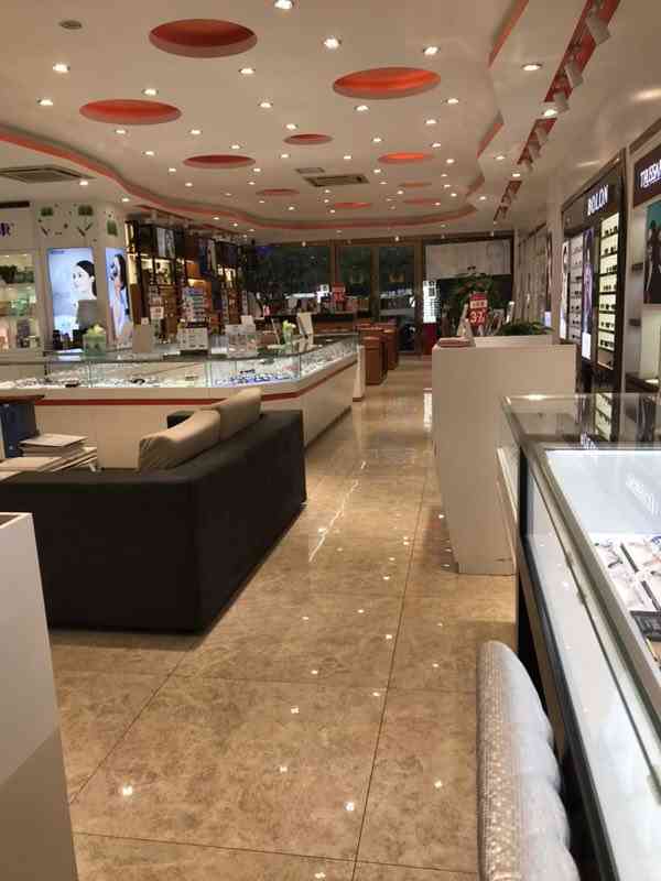 波涛眼镜(高新路店)-"高新的这家跟南大街的那家差不多,算高价位.