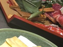 -铭牛烧肉·和牛海鲜自助(高新月牙湖店)