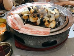 -围炉肉舍•炭烤活鳗•丹东海鲜烤肉(步行街店)