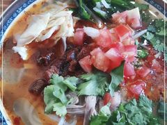-巍山𤆵肉饵丝