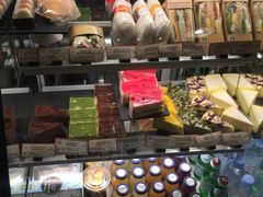 面包甜点陈列柜-星巴克(北京复兴路店)