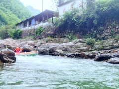-安吉龙王山峡谷漂流