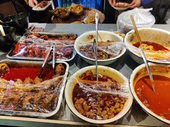 -爆炸头阿姨小四川正宗川味小吃(无任何分店)