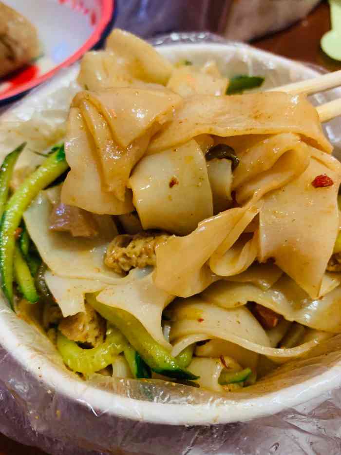 陈记凉皮(大同店)-"刷到这家凉皮好吃就拐过来喽～店招牌不是.