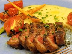 烤牛臀肉(200g)配烤时蔬-PengLai 蓬莱(建外大街店)