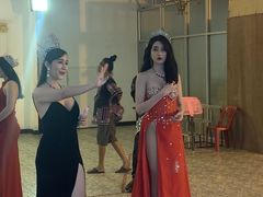 -金东尼人妖秀