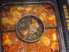-老牌坊云南鱼豆花火锅(哈西万达店)