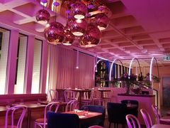 -Pinchy's Lobster & Champagne Bar