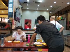 大堂-小杨生煎(火车站北广场店)