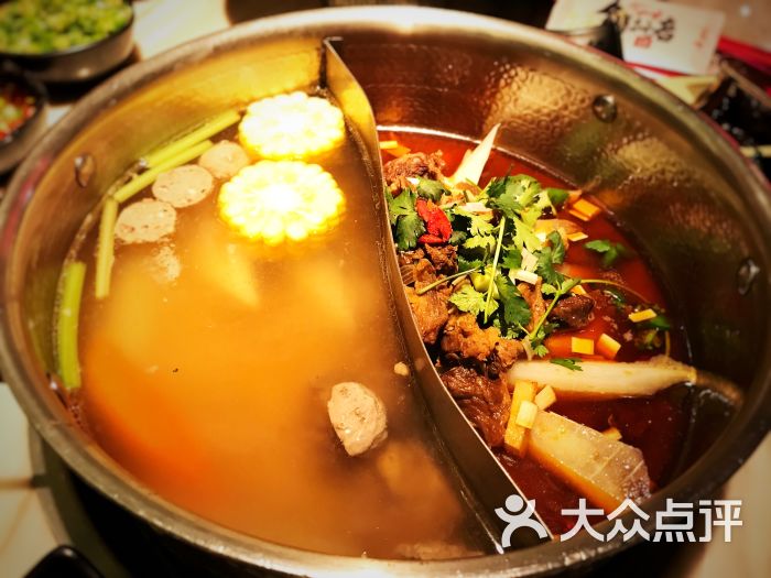 左庭右院鲜牛肉火锅(朝阳大悦城店)特色牛腩鸳鸯锅图片 - 第1张