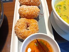 炸虾饼配泰国梅子酱-帕蓝·暹罗料理(大学路店)