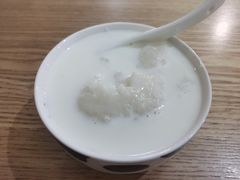 奶白酒-乍甸乳业鲜奶吧(红河水乡店)