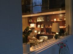 -彳亍咖啡·这里(水湾路店)