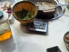 -喃喃椰·糟粕醋·椰子鸡火锅(七堡花园店)